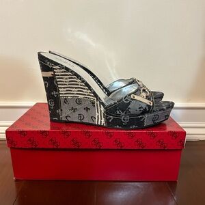 Guess wedge sandals